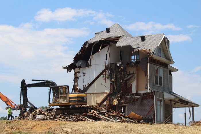 How much does it cost to demolish a house? - Buildi How much does it cost to demolish a house? - Buildi